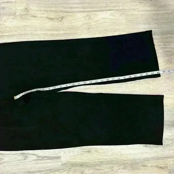 Chico’s Travelers Pants Black Ribbed Stretchy Pull On Acetate Size 1 (M) Short - Picture 3 of 6